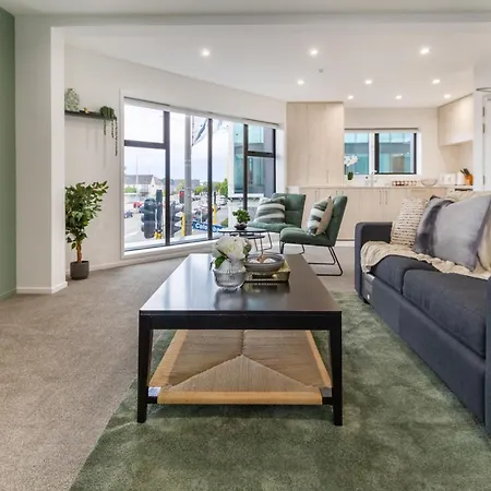 Chic 3-Br Cbd Gem In Christchurch: Prime Location